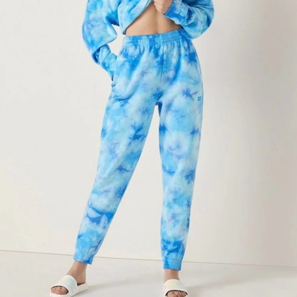 NWT SEALED PINK Campus Jogger & Pullover Sweatshirt OUTFIT SET MEDIUM - Picture 2 of 13